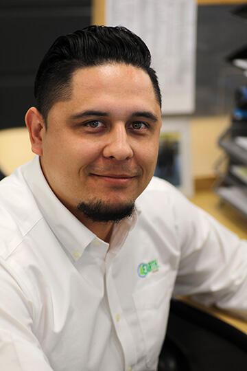 Jose Gonzalez, Procurement/Customer Service, 4Earth Farms